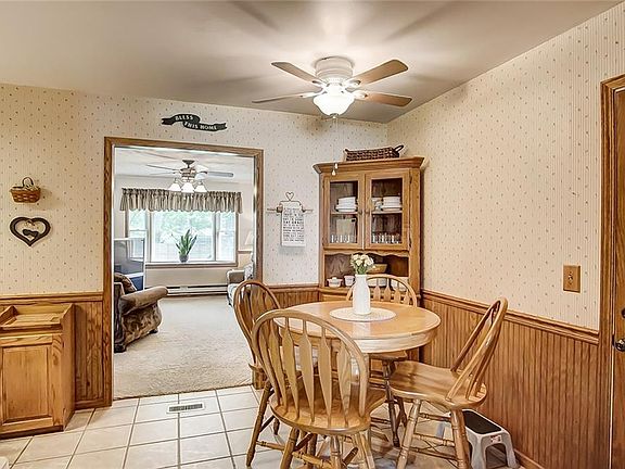 4th image of 4408 Irelan St