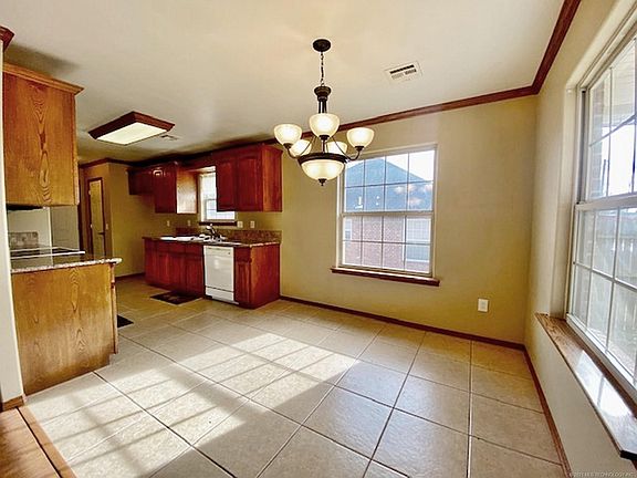 5th image of 706 Brentwood Dr