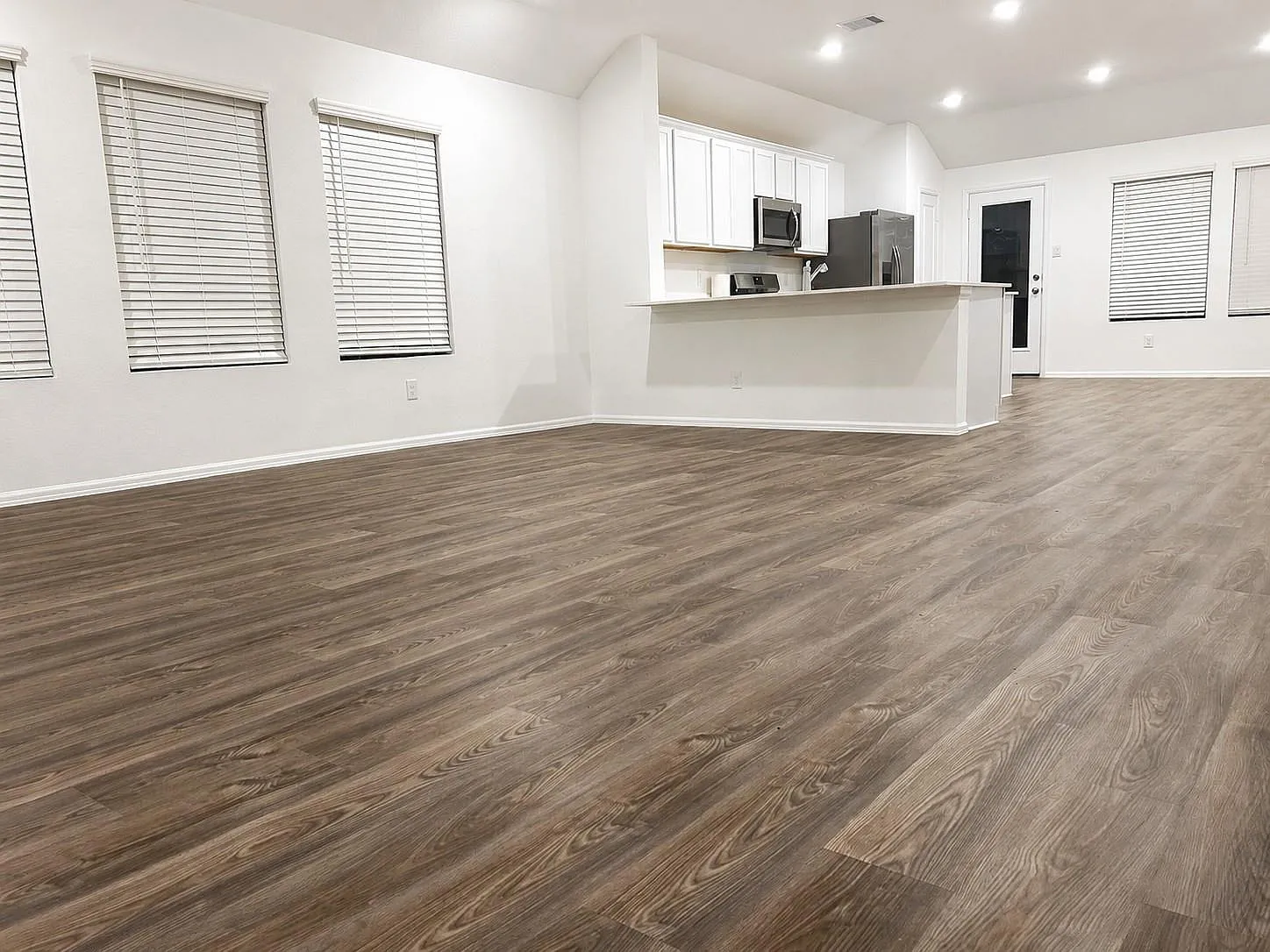 4 bed, 2.0 bath, 1922 sqft, $2,500 — Photo 4