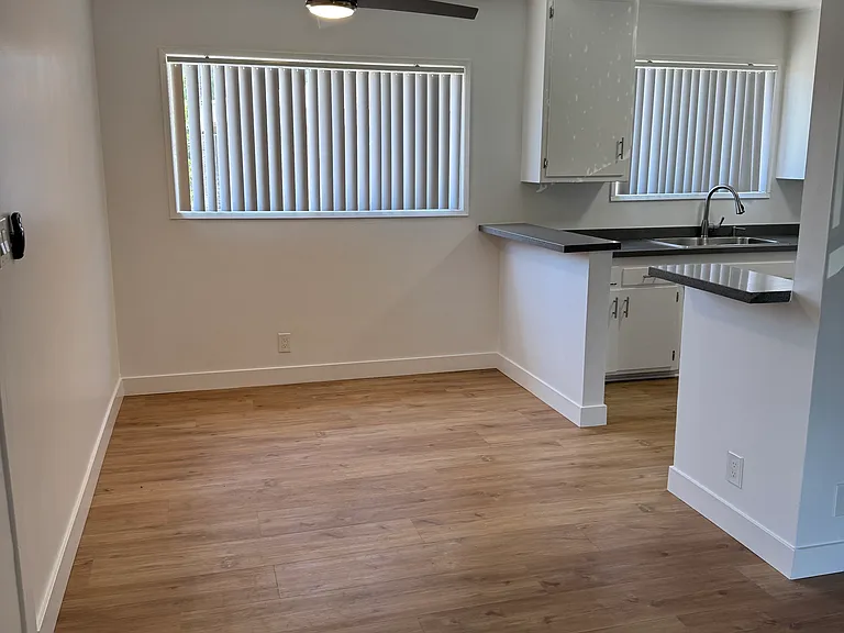 15445 Moorpark St #7 — Photo 3
