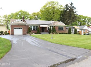 12 Juracka Pkwy, Schenectady, NY 12306