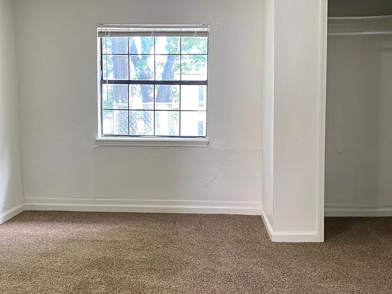 328 N Philadelphia Ave — Photo 10