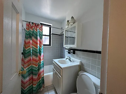 Rented by Contact Realty | media 11
