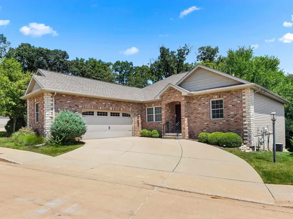 2627 W Lake Pointe Ter, Peoria, IL 61614