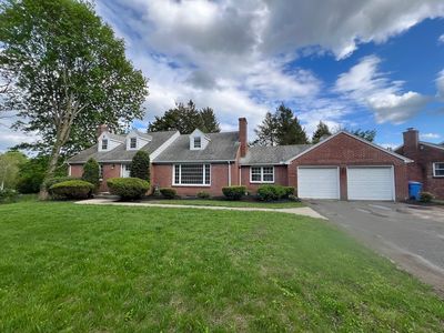 119 Central Park Dr, Holyoke, MA, 01040