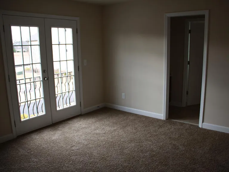 7055 Jamestown Dr — Photo 8