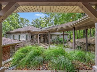 10 Spring Valley Dr, Bentonville, AR 72712