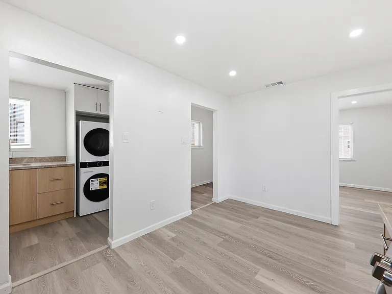 15548 Usher St #1 — Photo 10