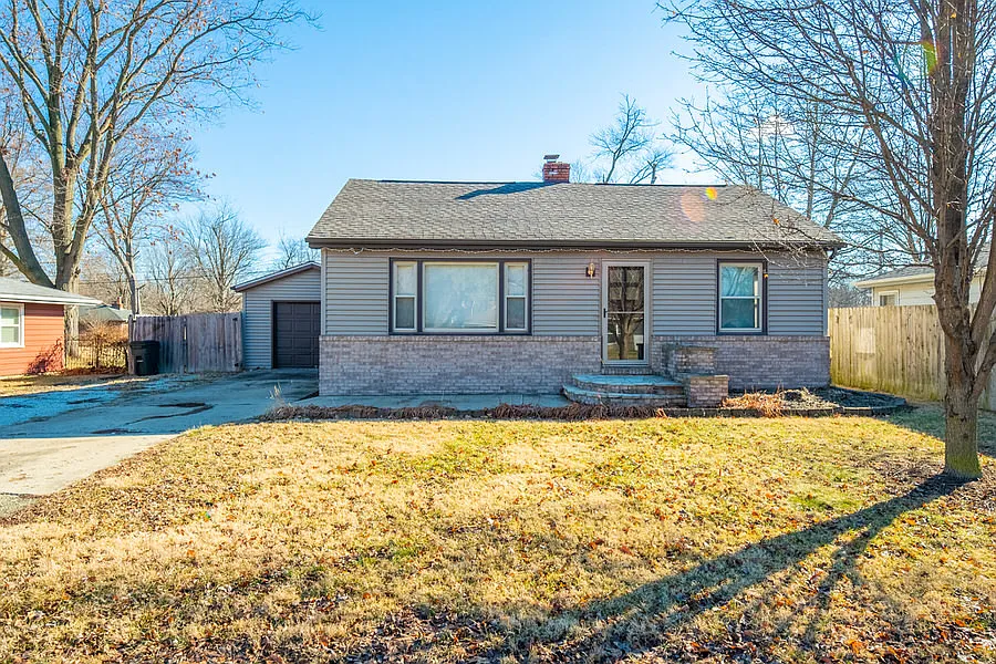 212 Twin Oaks Ct photo 1