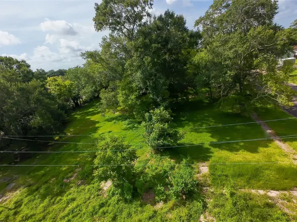 360 Center St, Beaumont, TX 77701