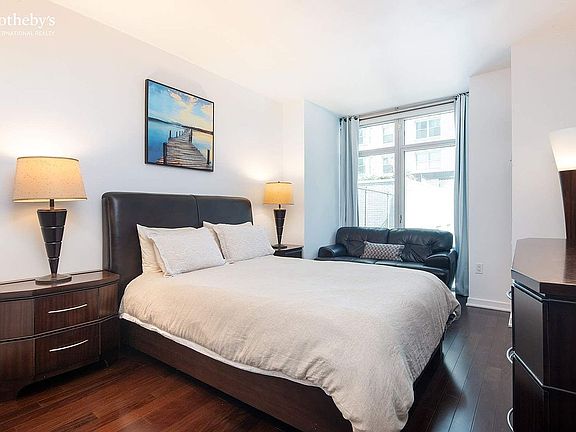 5th image of 207 E 57th St APT 5B