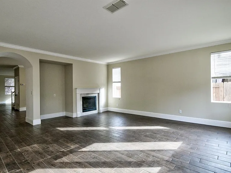 1804 Waterfall Dr — Photo 8