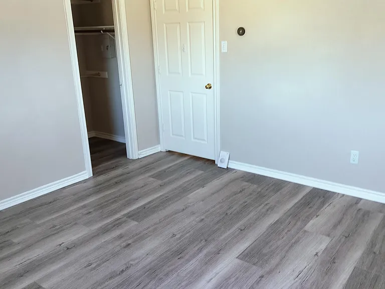 8001 Case Dr — Photo 68