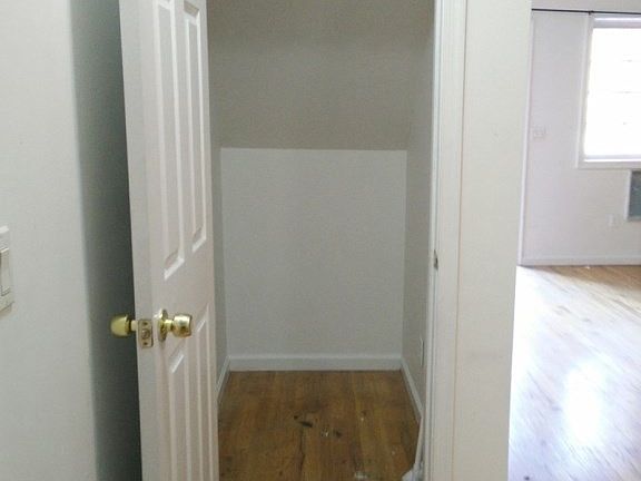 4th image of 324 Throop Ave #2WQS