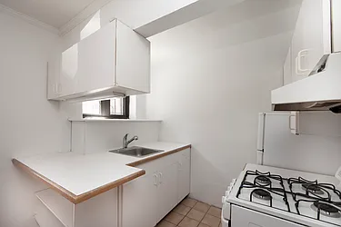 Rented by R New York