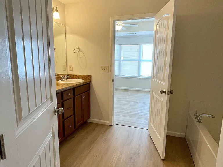 300 Turtle Creek Dr — Photo 10