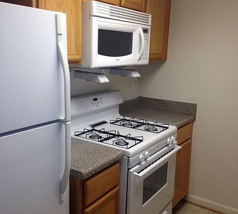 3rd image of 2230 Fairfax Dr APT 302