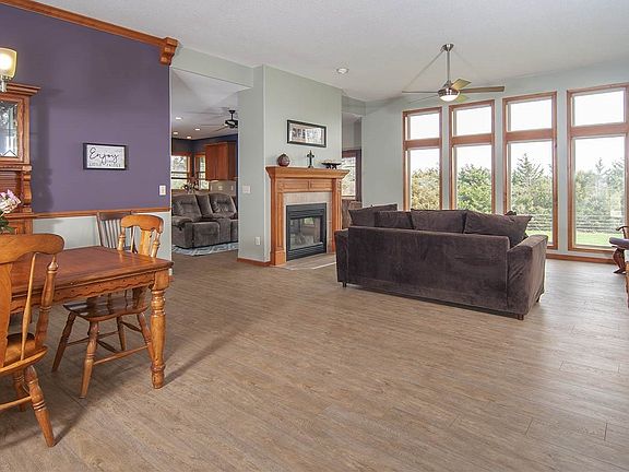 5th image of 1616 S Aspen Creek Dr