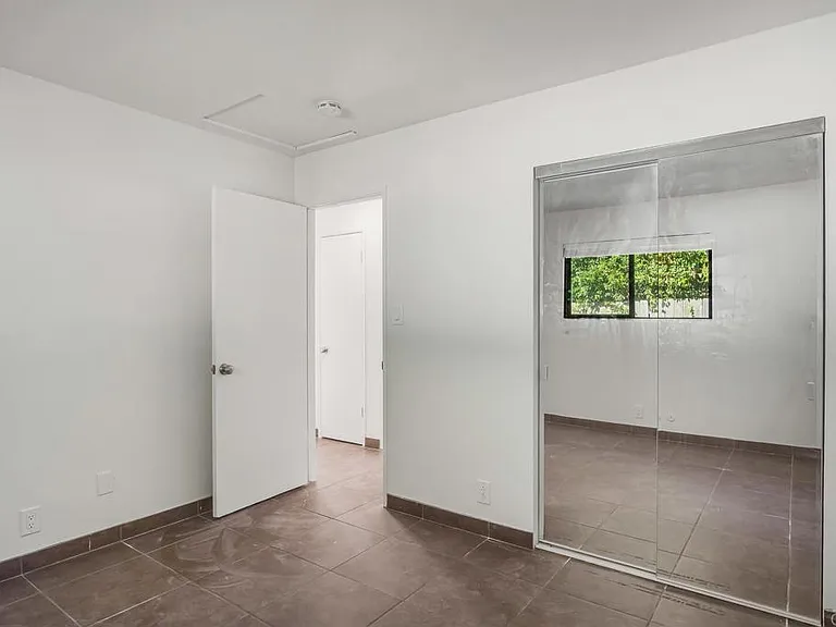 737 N Alda Dr — Photo 16