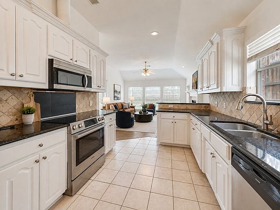 3rd image of 721 Herman Dr