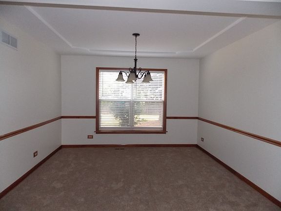 3rd image of 13401 S Mary Lee Ct