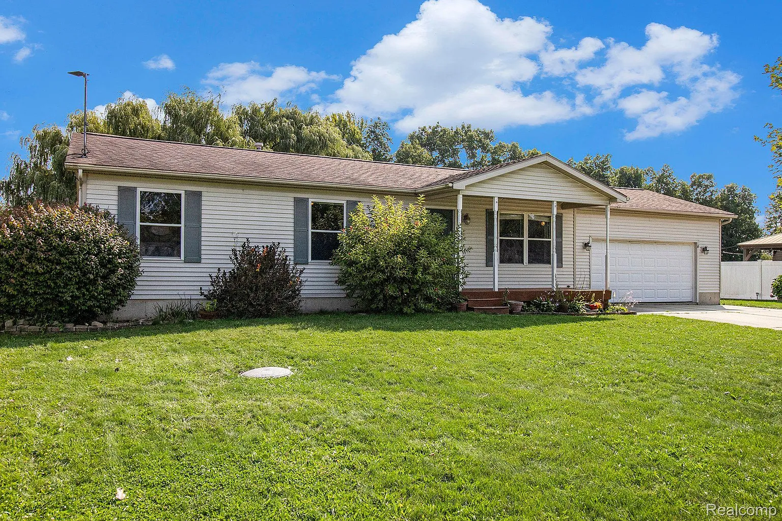 126 Walker Dr photo 1