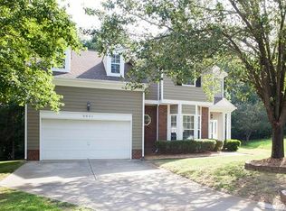 8801 Elkins Park Dr, Matthews, NC 28105
