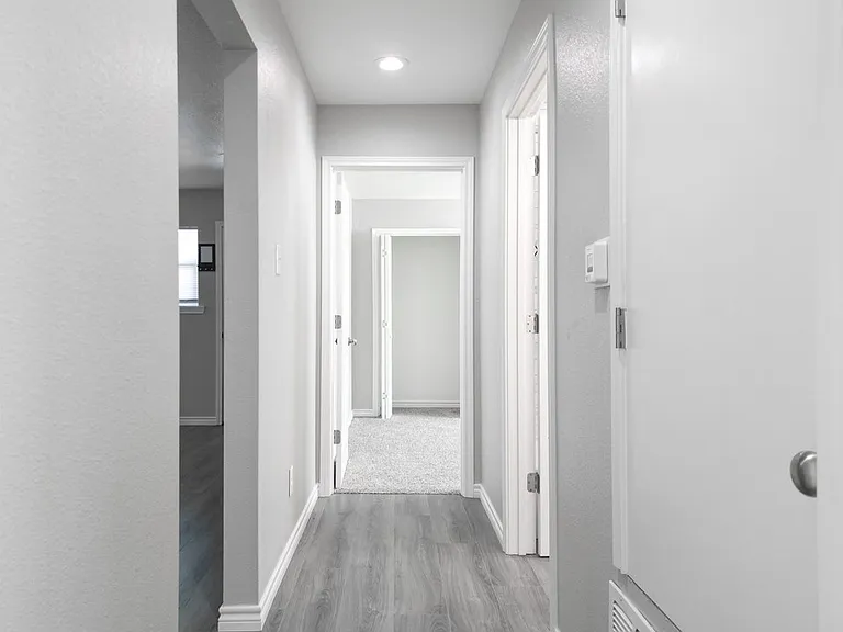 1506 E 21st St — Photo 15