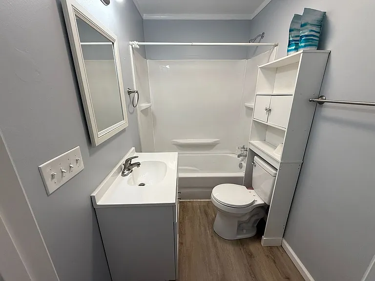 456 Warren St — Photo 17