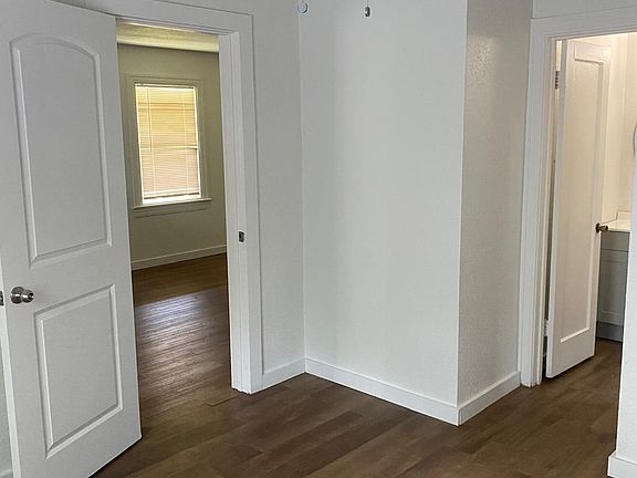 3rd image of 760 18th Ave S