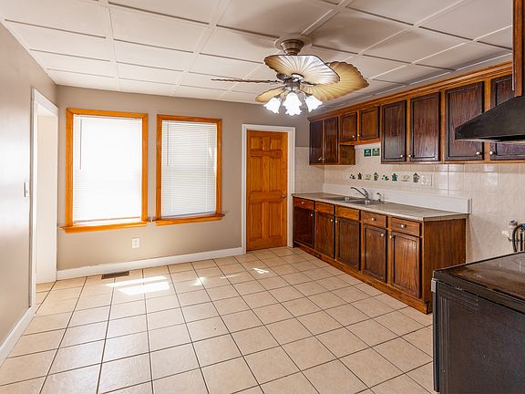 3rd image of 406 Court St #406