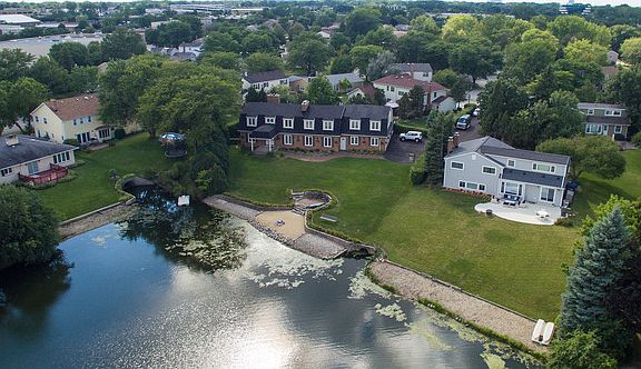 3rd image of 777 Oakwood Dr