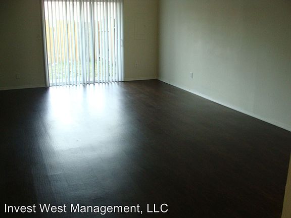 4th image of 520 NE 108th Ave APT 8