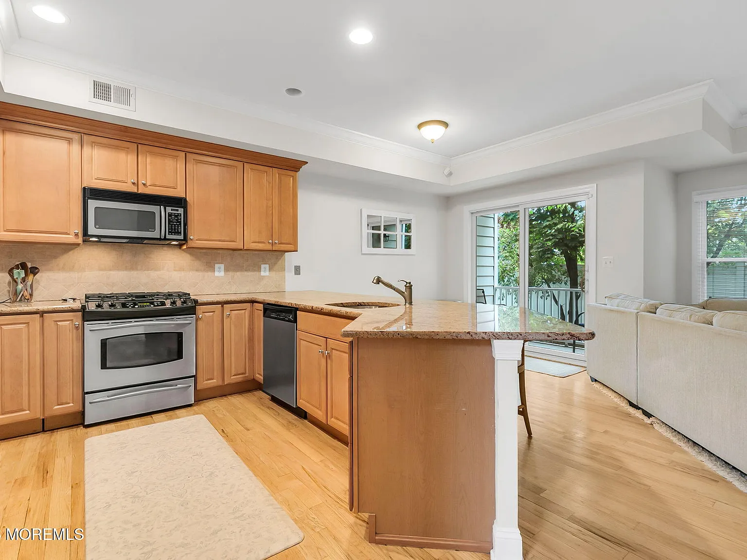 2 bed, 2.5 bath, $3,800 — Photo 4