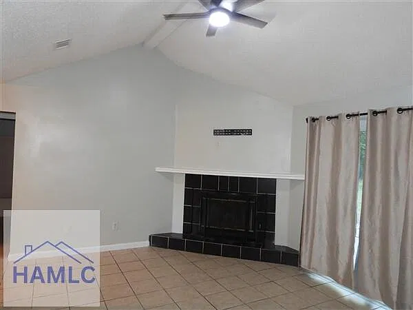 3 bed, 2.0 bath, 1520 sqft, $1,900 — Photo 3
