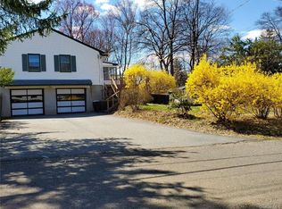 11 Hillcrest Rd, Suffern, NY 10901