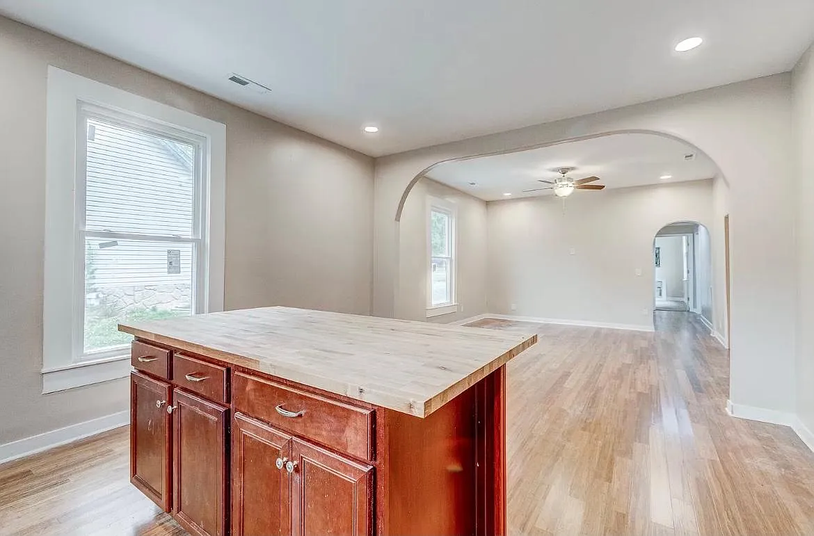 3 bed, 1268 sqft, $1,320 — Photo 4