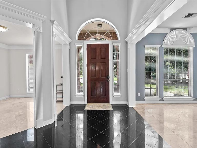 9610 Champions Cove Dr — Photo 2