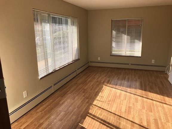 5th image of 460 W Marshall St