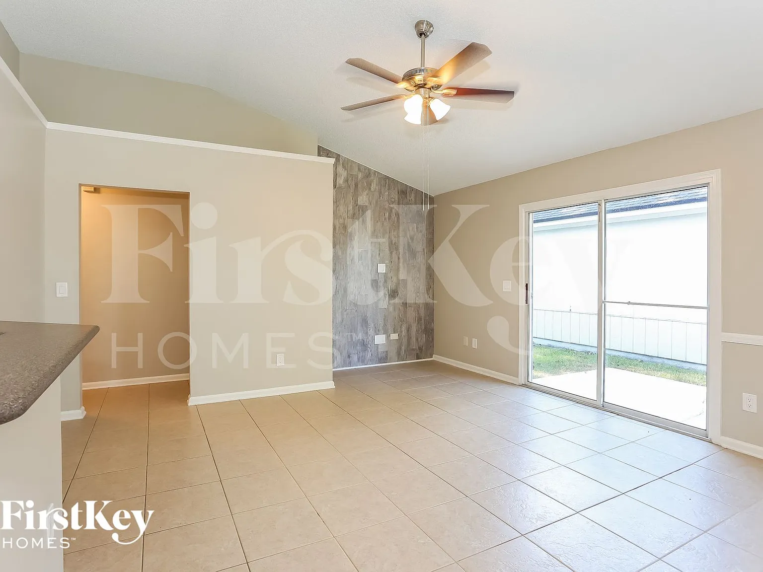 3 bed, 2.0 bath, 1437 sqft, $2,690 — Photo 4