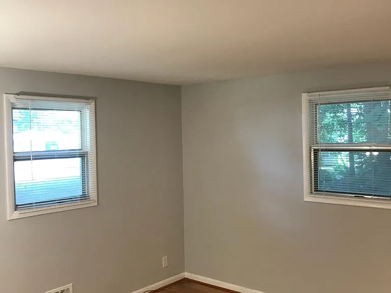 345 Russell Ave — Photo 17