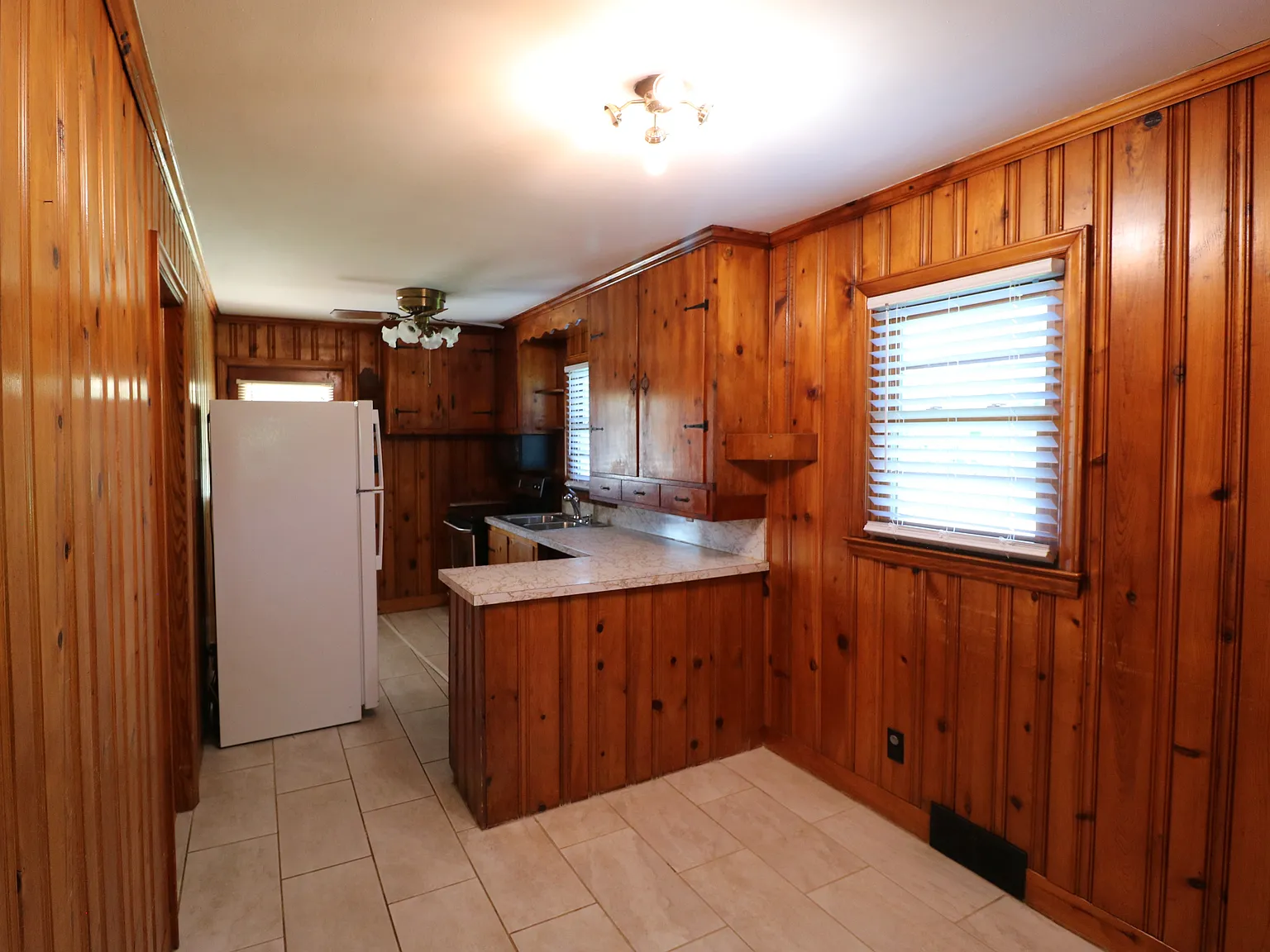 3 bed, $1,525 — Photo 4