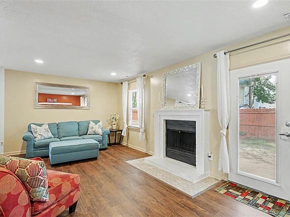 4th image of 3 Seaton Cir