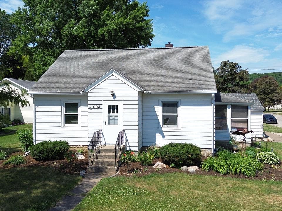 1st image of 604 Oak STREET S S