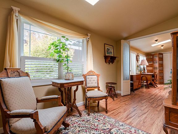 3rd image of 8 Cabana Court