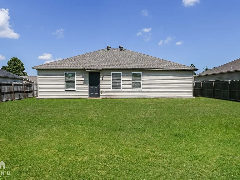 203 Palm St — Photo 16