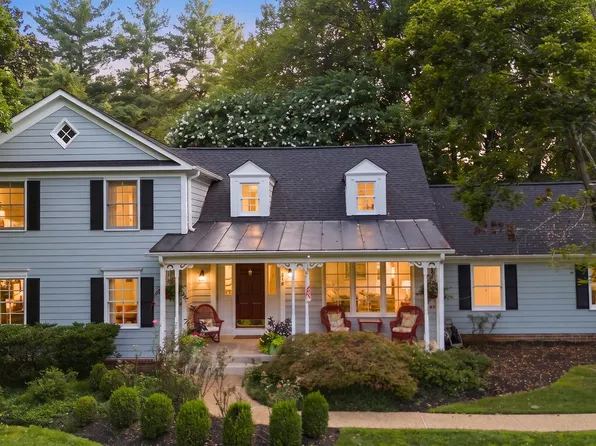 210 Falcon Ridge Rd, Great Falls, VA 22066