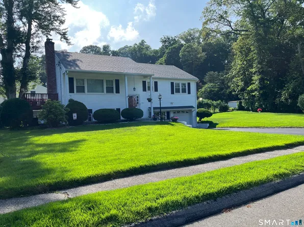 7 Lycett Court, Norwalk, CT 06851