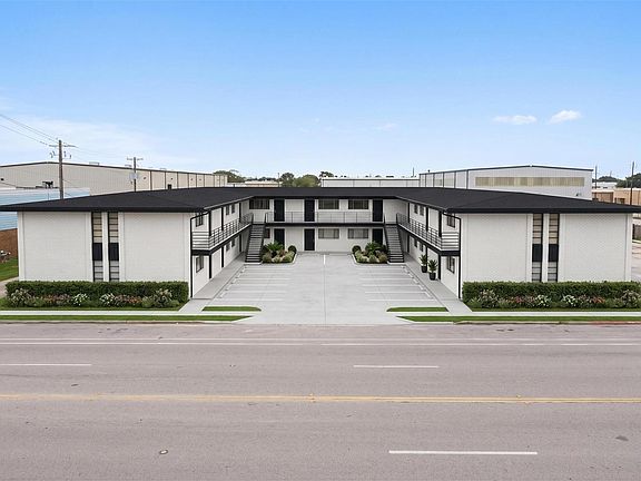 2nd image of 516 Holiday Dr