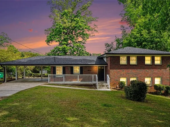 4264 Oakwoods Ct, Stone Mountain, GA 30083
